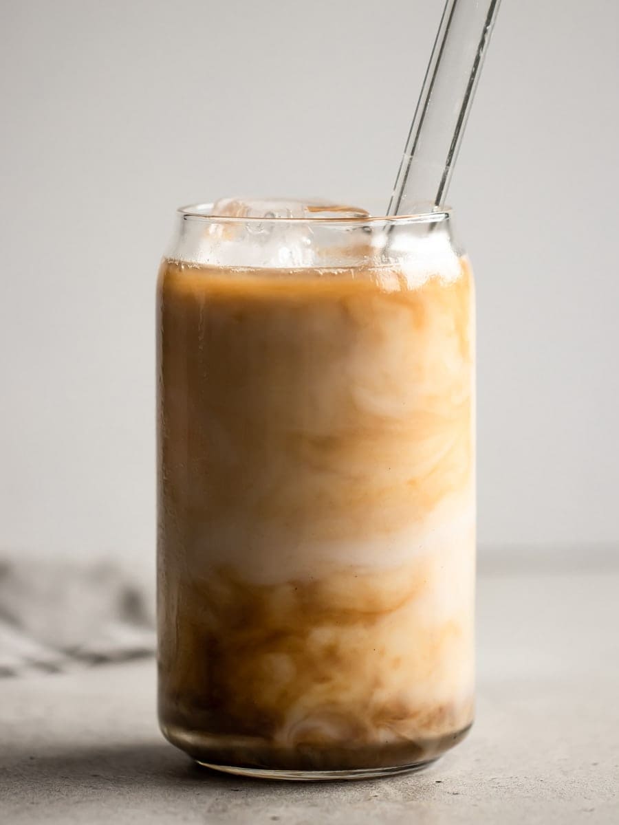 Almond mylk latte